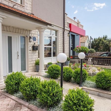 Apartments Lovric With Sea View Kaštela المظهر الخارجي الصورة