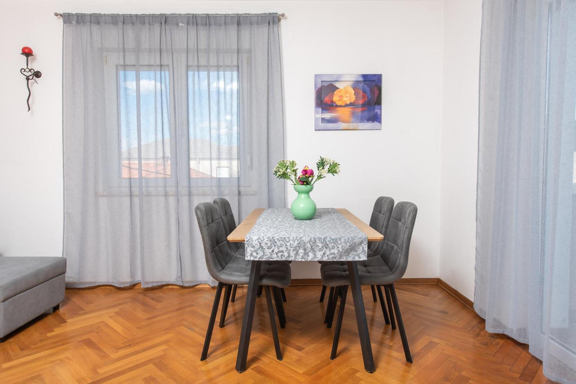 Apartments Lovric With Sea View Kaštela المظهر الخارجي الصورة