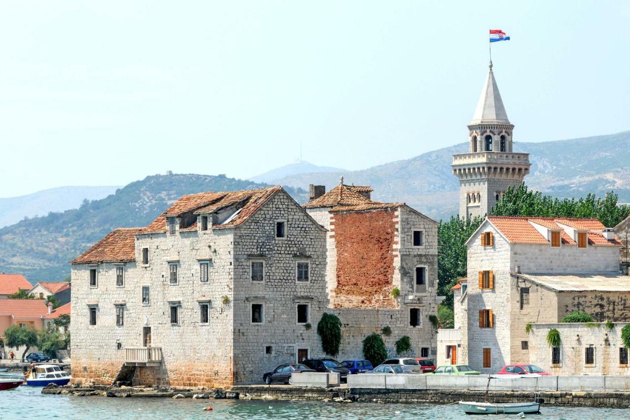 Apartments Lovric With Sea View Kaštela المظهر الخارجي الصورة