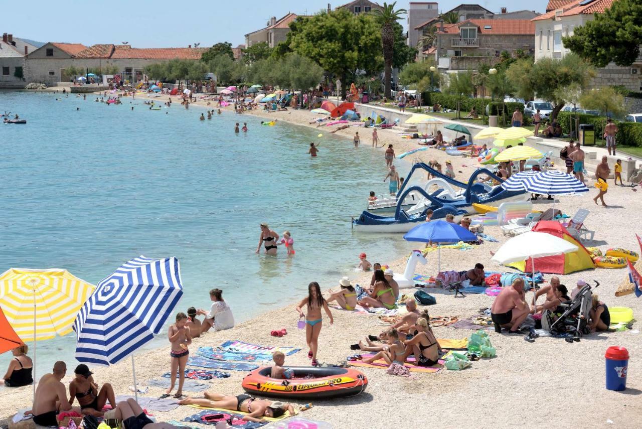 Apartments Lovric With Sea View Kaštela المظهر الخارجي الصورة